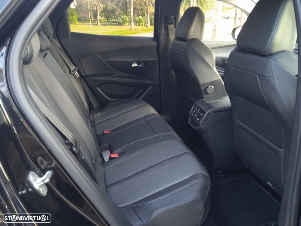 Peugeot 3008 1.6 Hybrid Allure Pack e-EAT8 - 34