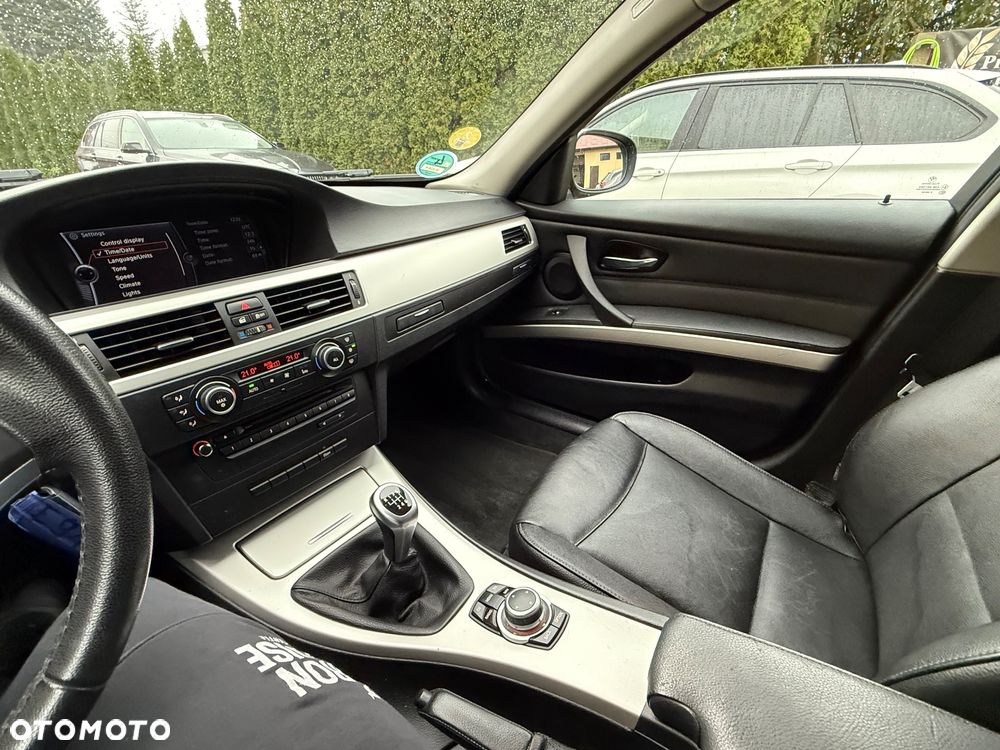 BMW Seria 3 320d Efficient Dynamics Edition - 35