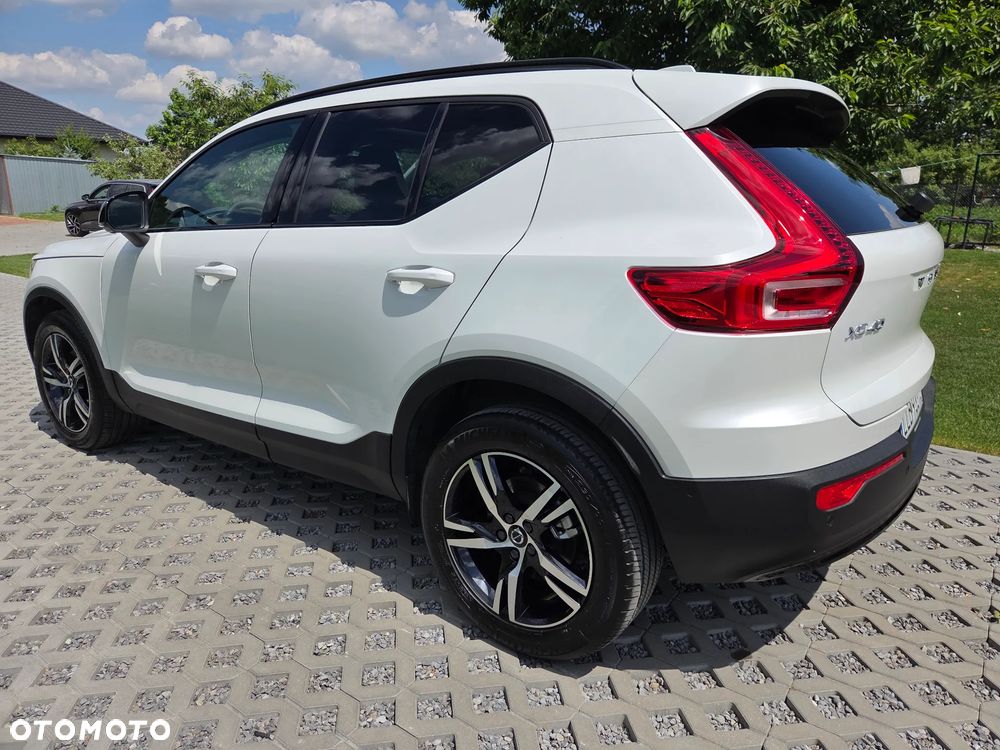 Volvo XC 40 B5 AWD Ultimate Dark - 4