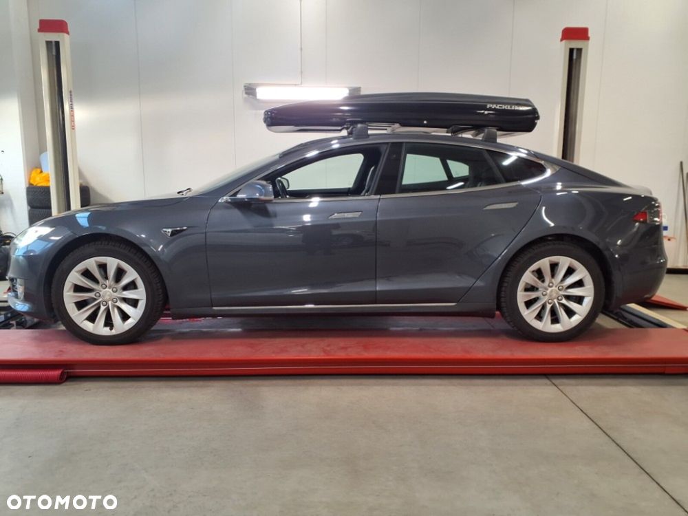 Tesla Model S - 20