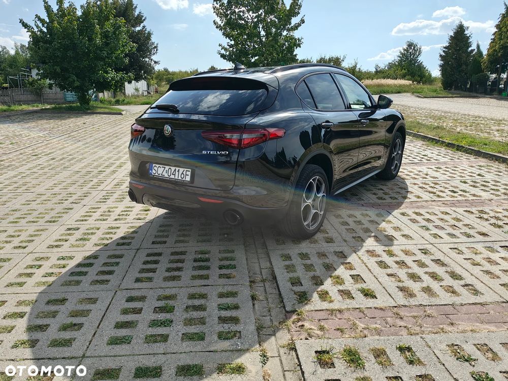Alfa Romeo Stelvio 2.0 Turbo 16V AT8-Q4 Veloce - 17