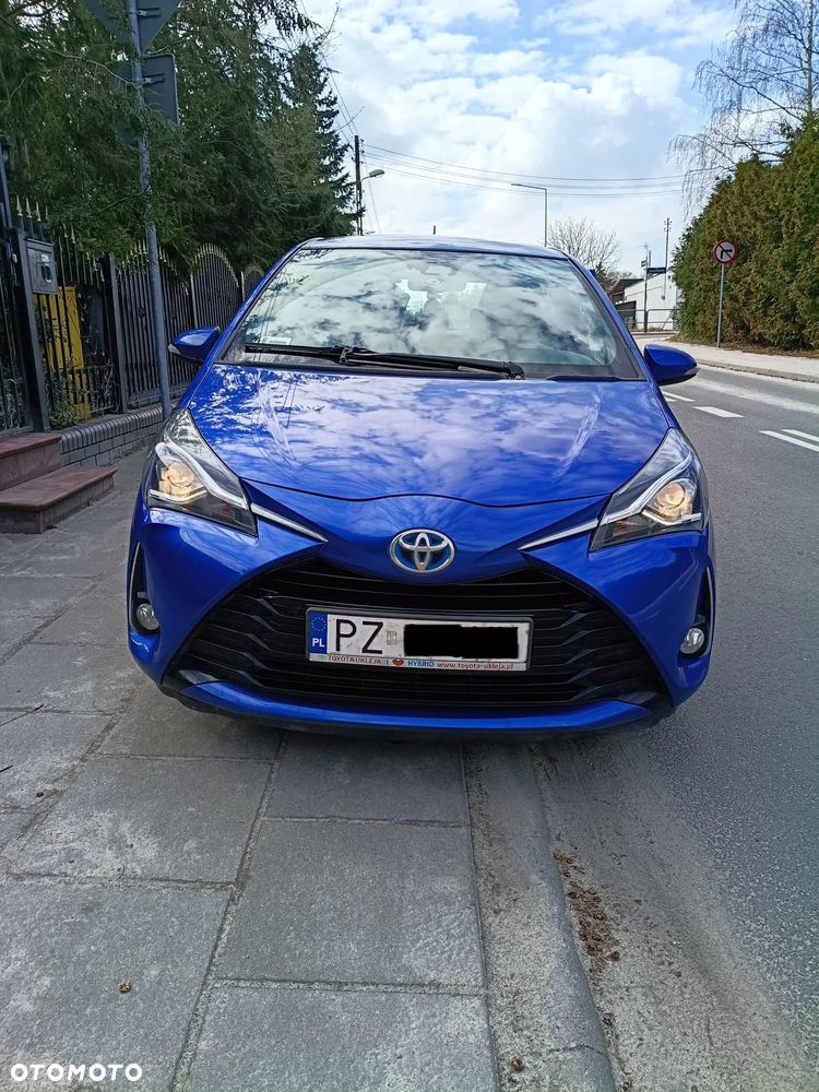 Toyota Yaris Hybrid 100 Dynamic - 2