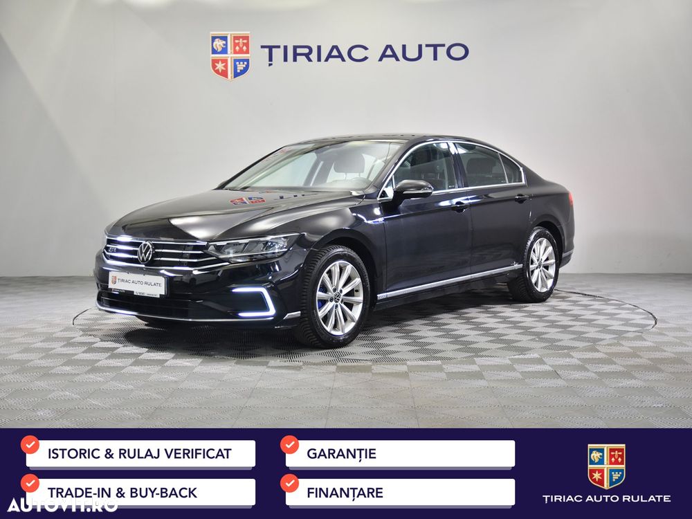 Volkswagen Passat - 1