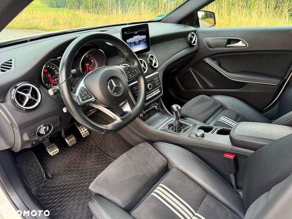 Mercedes-Benz Klasa A 180 (BlueEFFICIENCY) AMG Sport - 27