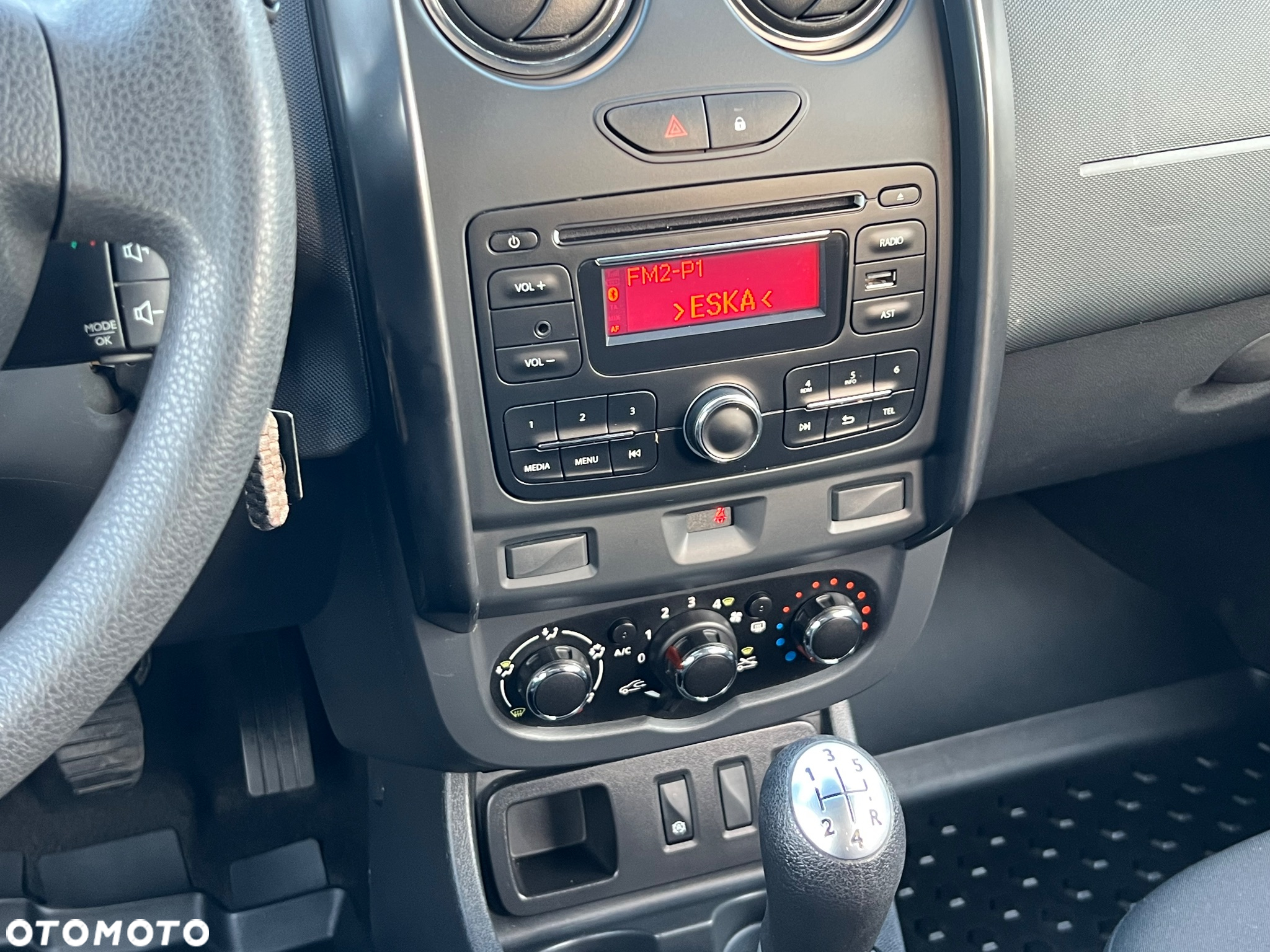 Dacia Duster 1.6 SCe Ambiance S&S - 30