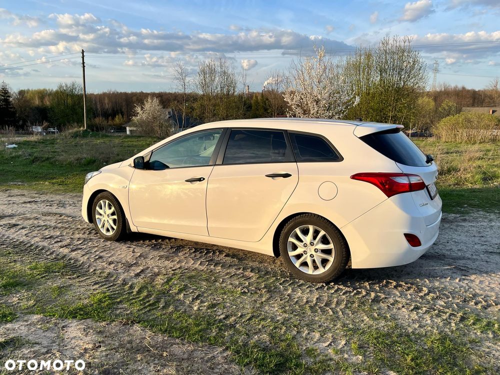 Hyundai i30 1.6 CRDi Classic + - 11