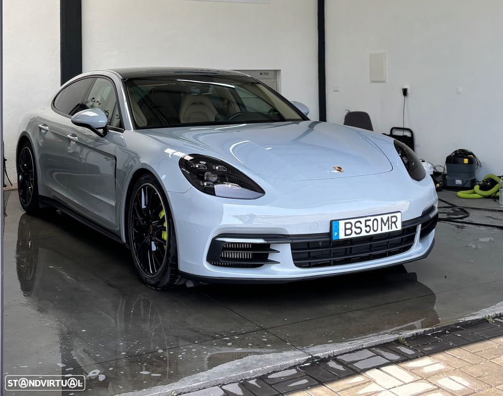 Porsche Panamera 4 E-Hybrid Platinum Edition - 1