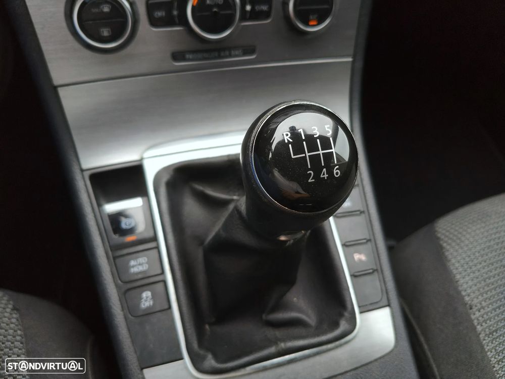 VW Passat Variant 1.6 TDI BlueMotion - 19