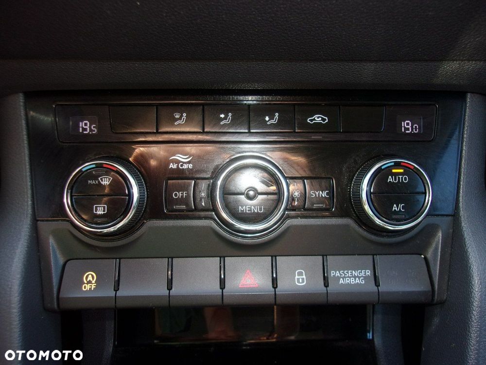 Skoda Karoq 1.5 TSI ACT 4x2 Style DSG - 27