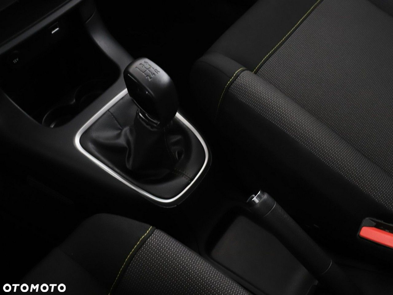 Citroën C3 1.2 PureTech Shine - 29