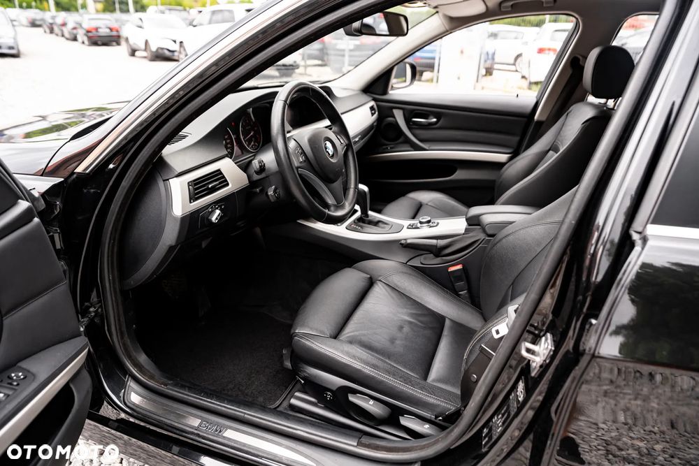 BMW Seria 3 325i xDrive Edition Exclusive - 19