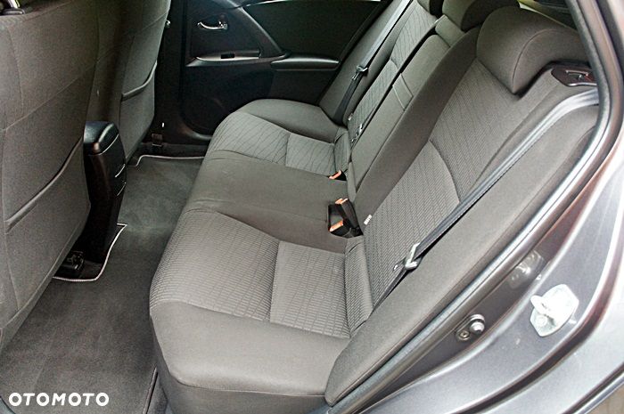 Toyota Avensis 1.8 Life - 24