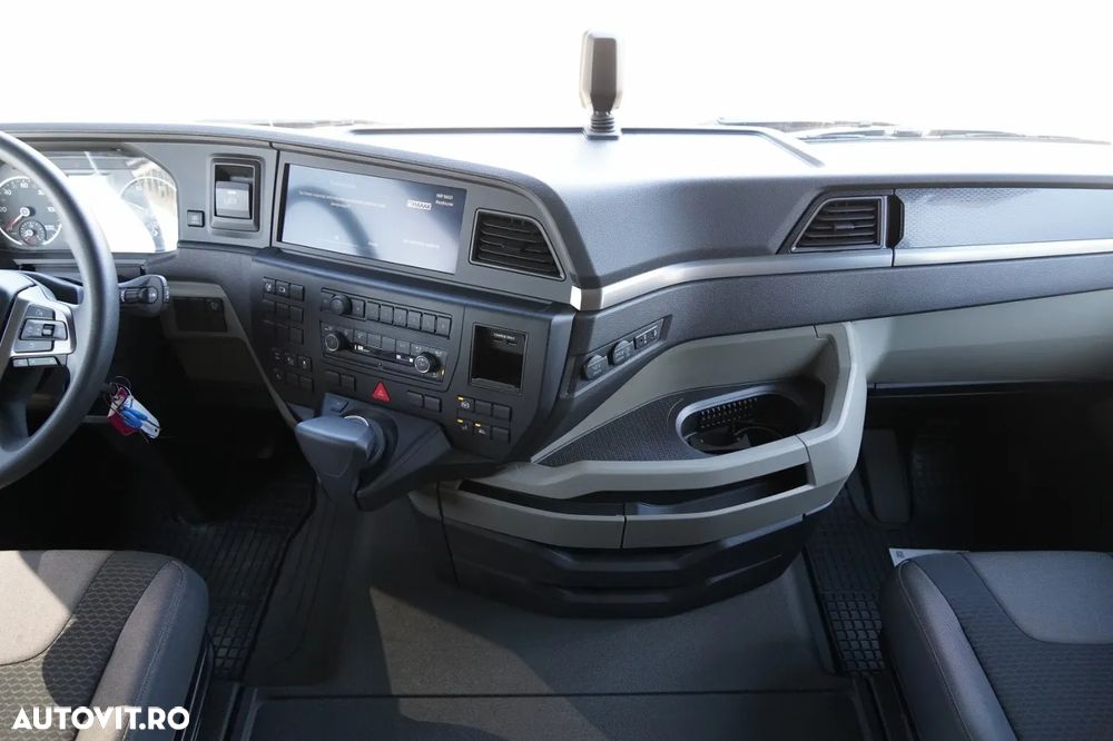 MAN TGX 26.520 / 6x2 / 9.3 M CORTINĂ / ACOPERIȘ RIDICABIL / AXĂ RIDICABILĂ / DIRECȚIE / NOU - 31