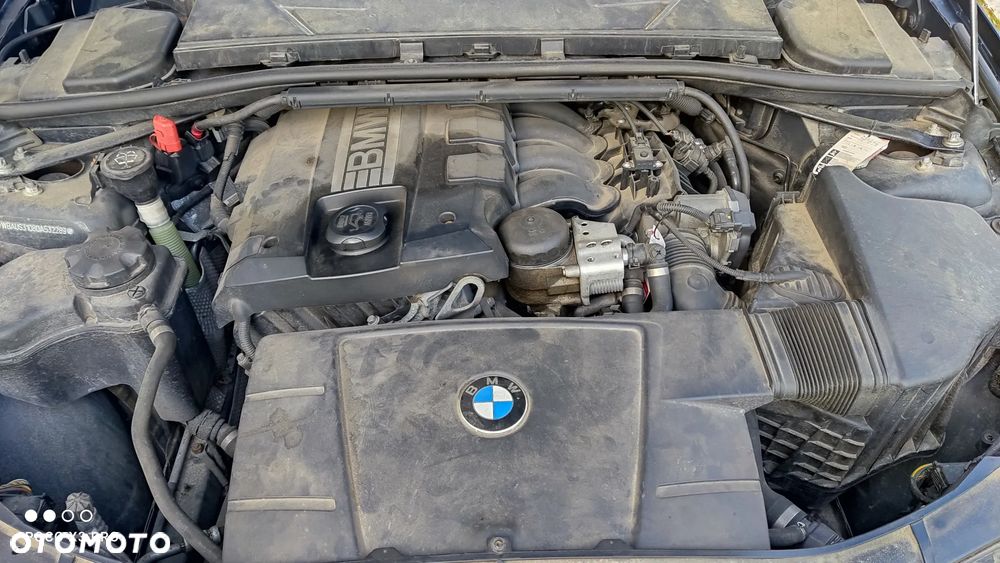 BMW Seria 3 318i - 6