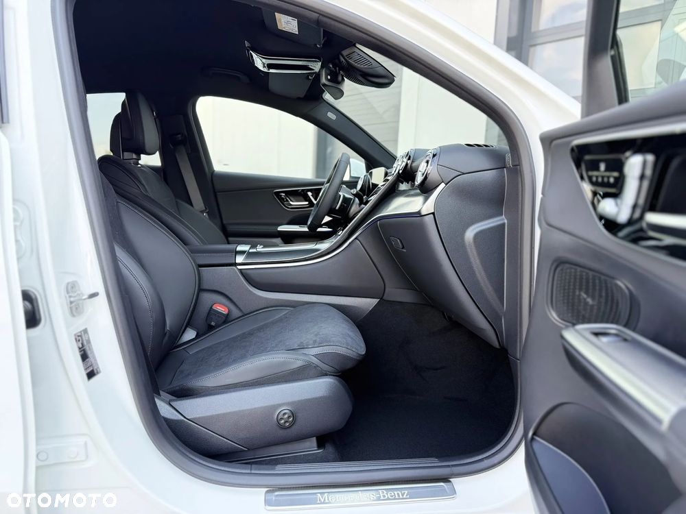 Mercedes-Benz GLC - 27