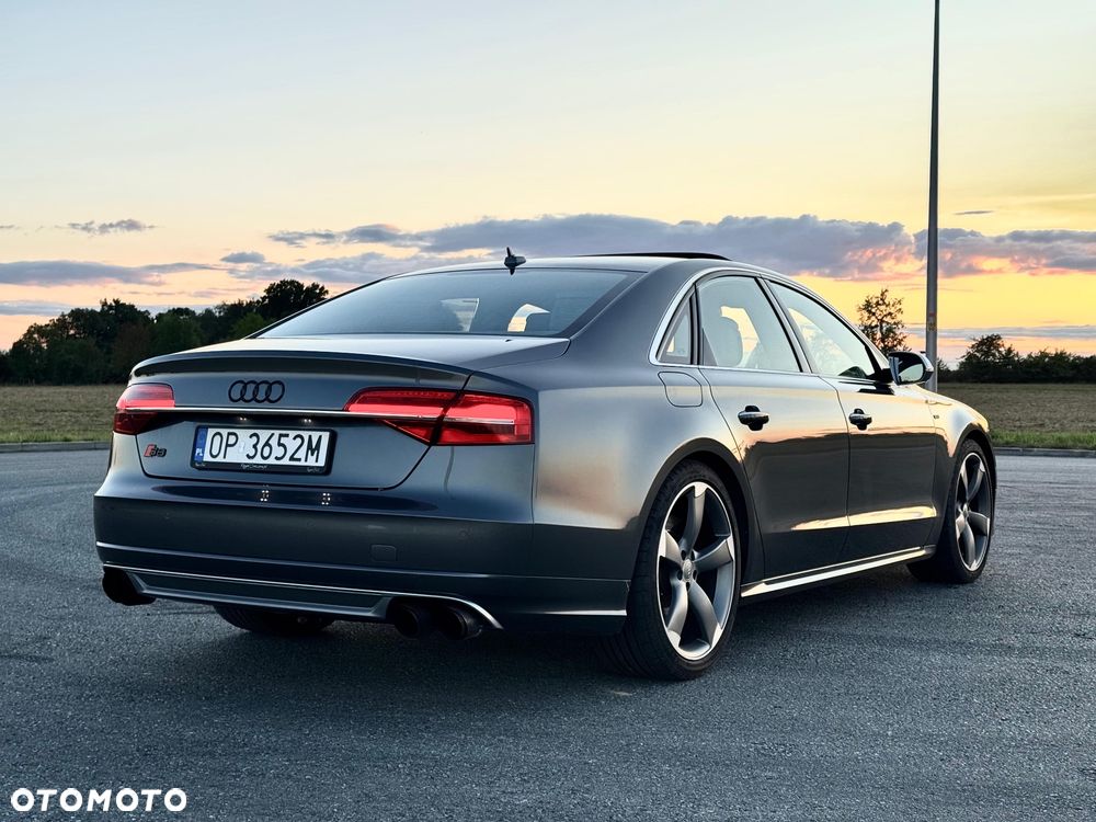 Audi S8 - 10