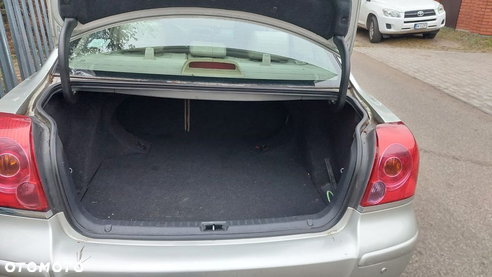 Toyota Avensis 2.0 VVT-i Sol - 10