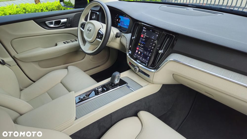 Volvo V60 B3 B Plus Dark - 17
