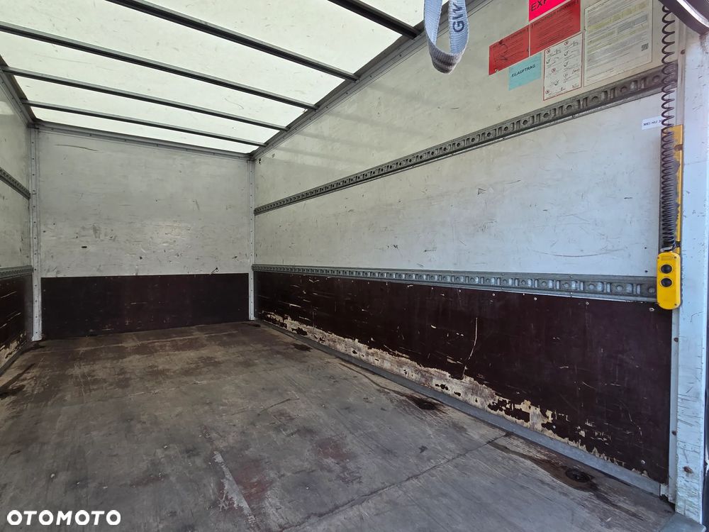 Mercedes-Benz Sprinter - 38