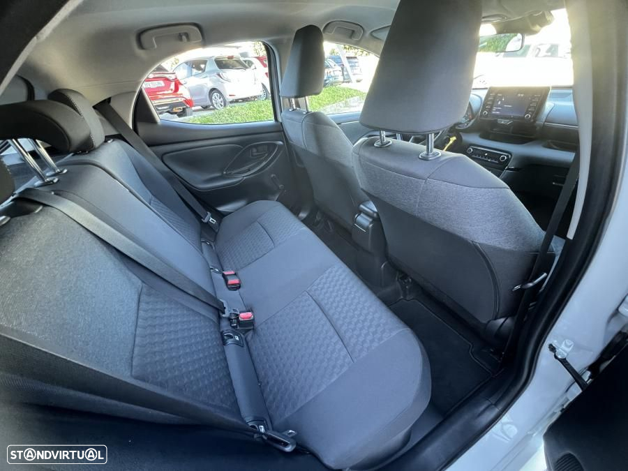 Toyota Yaris 1.5 HDF Comfort Plus - 22