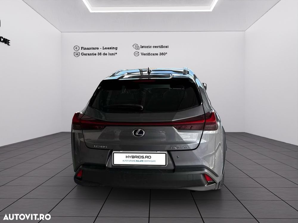Lexus UX 250h Luxury Line - 5