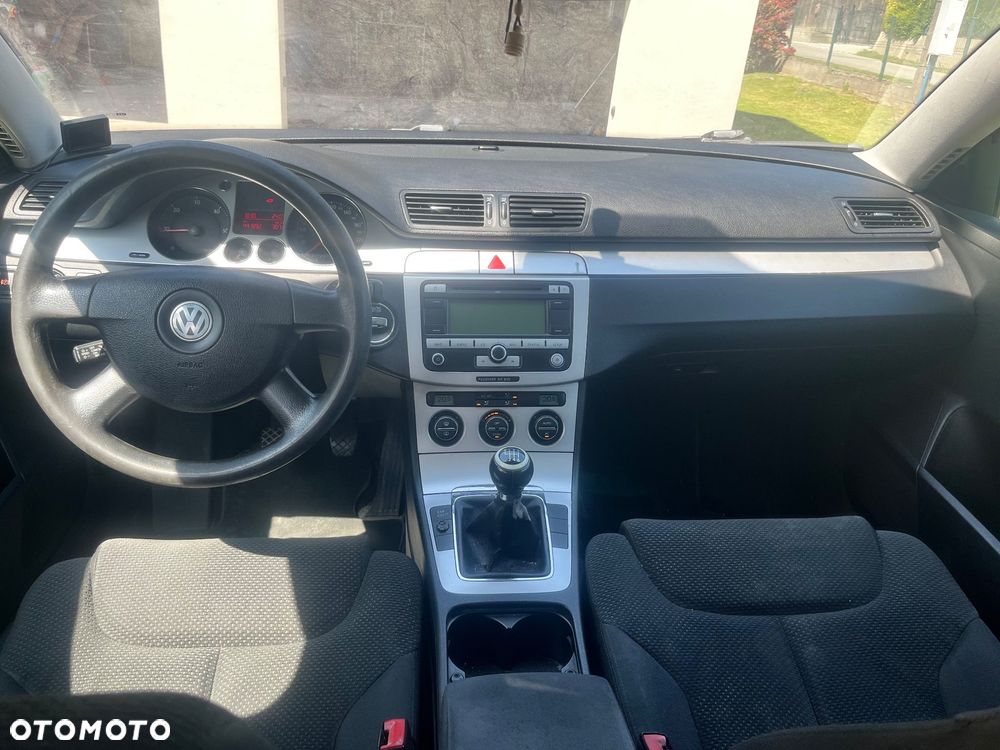 Volkswagen Passat 2.0 TDI Trendline - 4