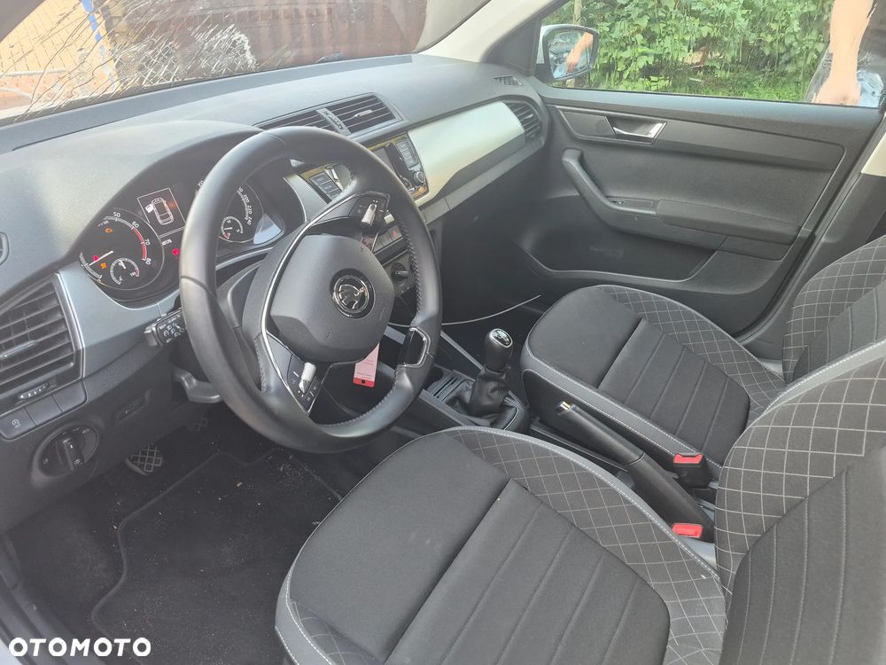 Skoda Fabia 1.0 TSI Style Color - 11