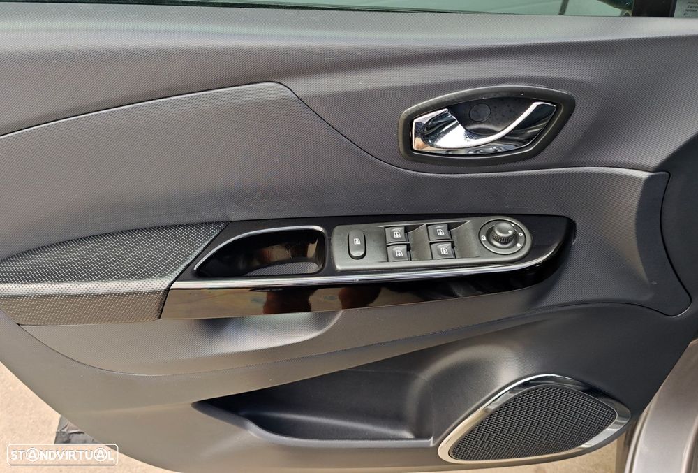 Renault Captur 1.5 dCi Exclusive - 21