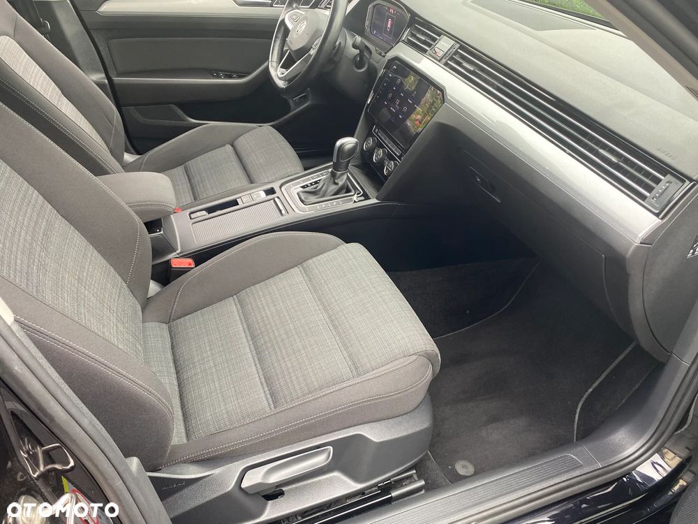 Volkswagen Passat 2.0 TDI SCR DSG Business - 12