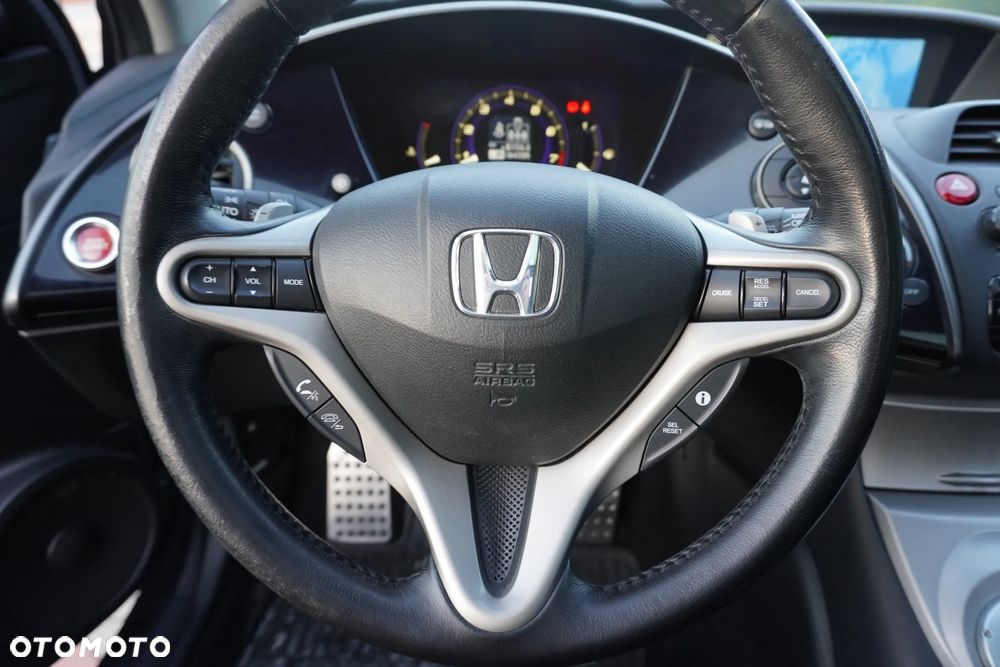 Honda Civic 1.8 Executive NAVI i-SHIFT - 19