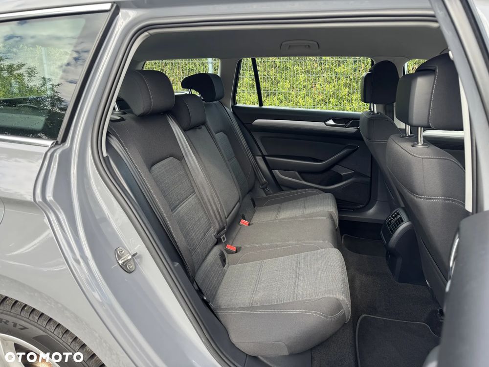 Volkswagen Passat 2.0 TSI Business DSG - 29