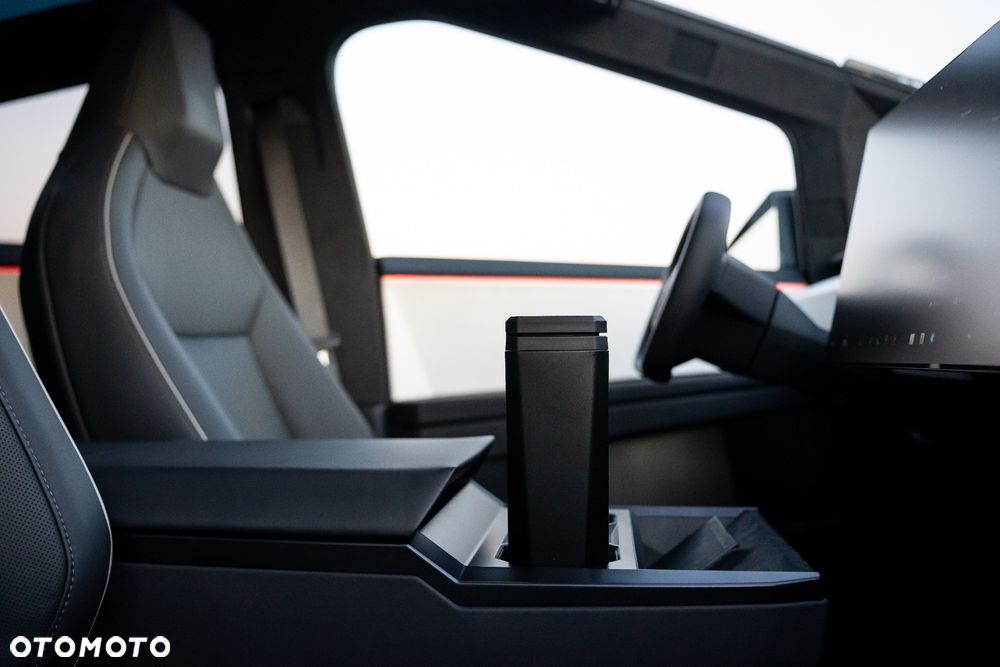 Tesla Cybertruck - 30