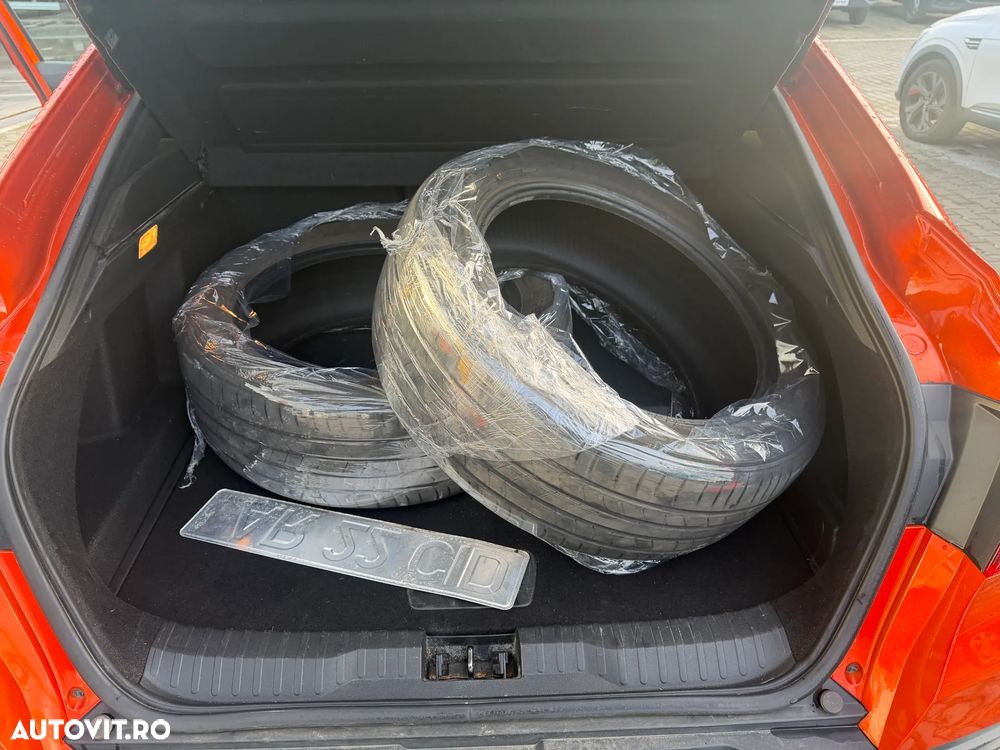 Renault Arkana E-TECH Hybrid RS Line - 13