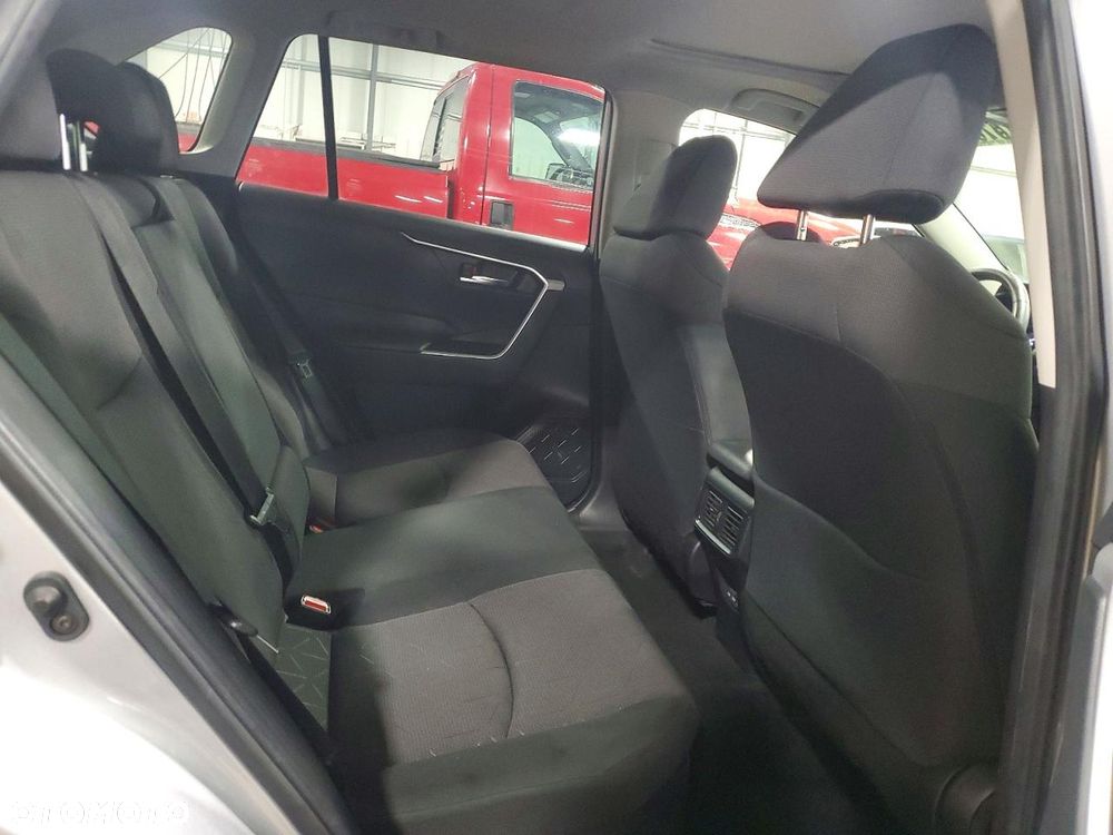 Toyota RAV4 - 13