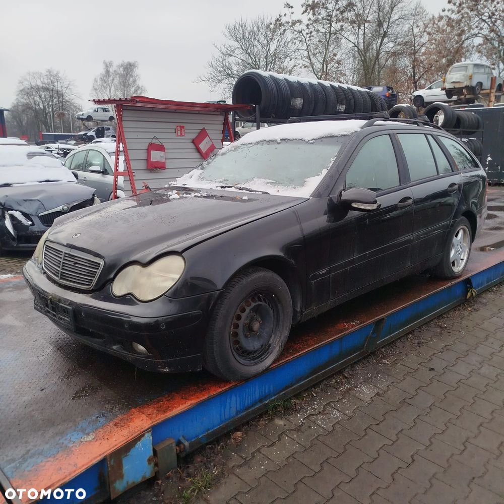 Mercedes C 220 na części . - 3
