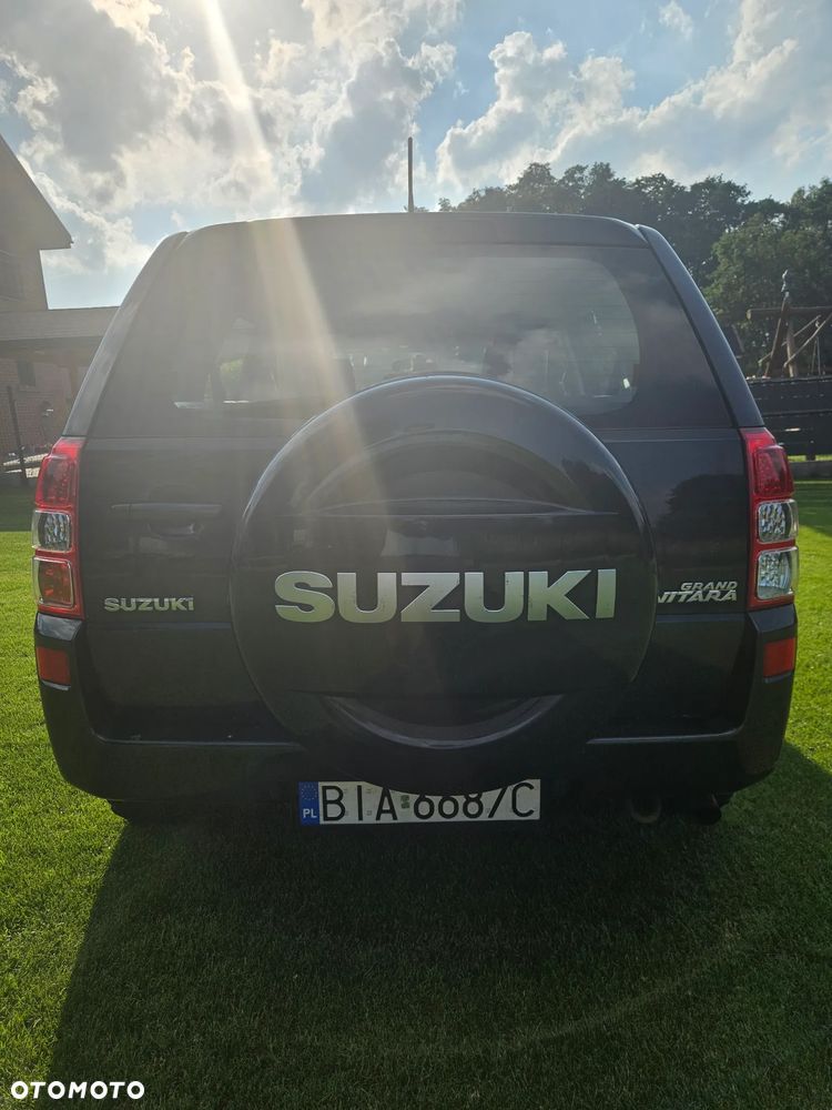 Suzuki Grand Vitara 2.0 - 16