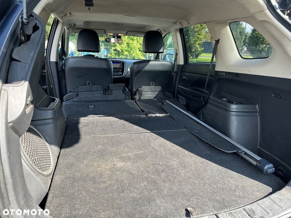 Mitsubishi Outlander Instyle NAVI - 16