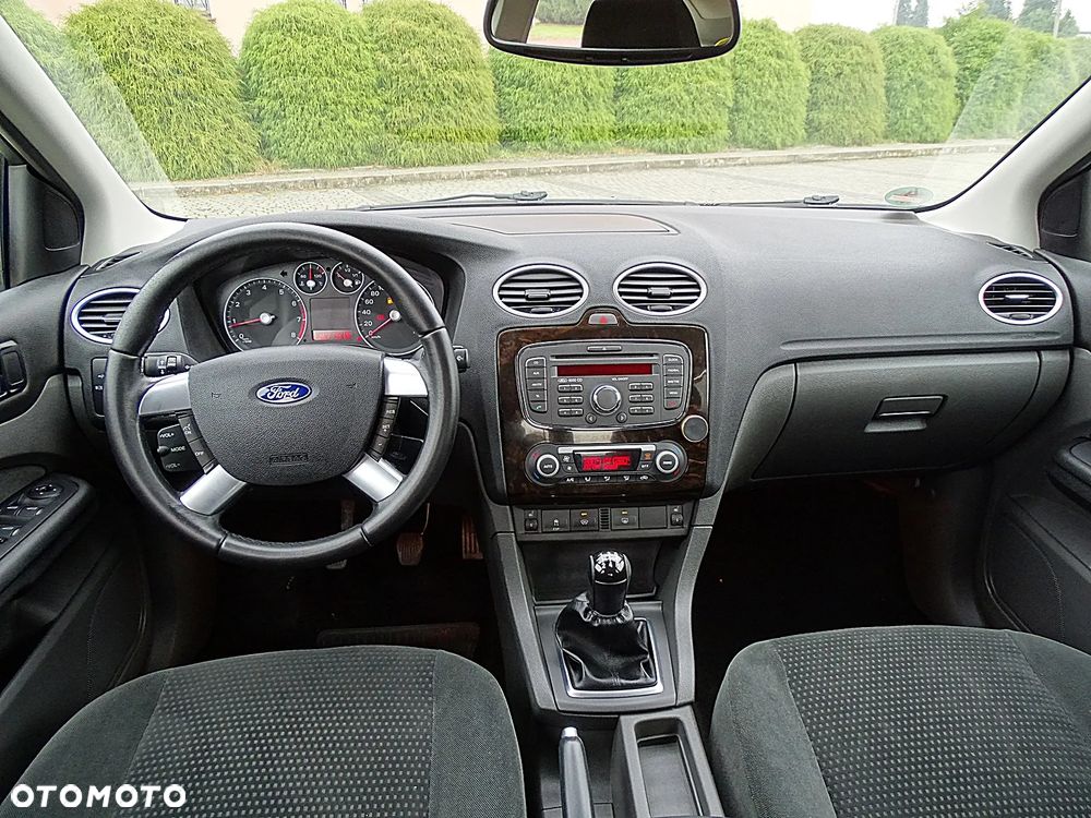 Ford Focus 1.8 FF Ghia - 7