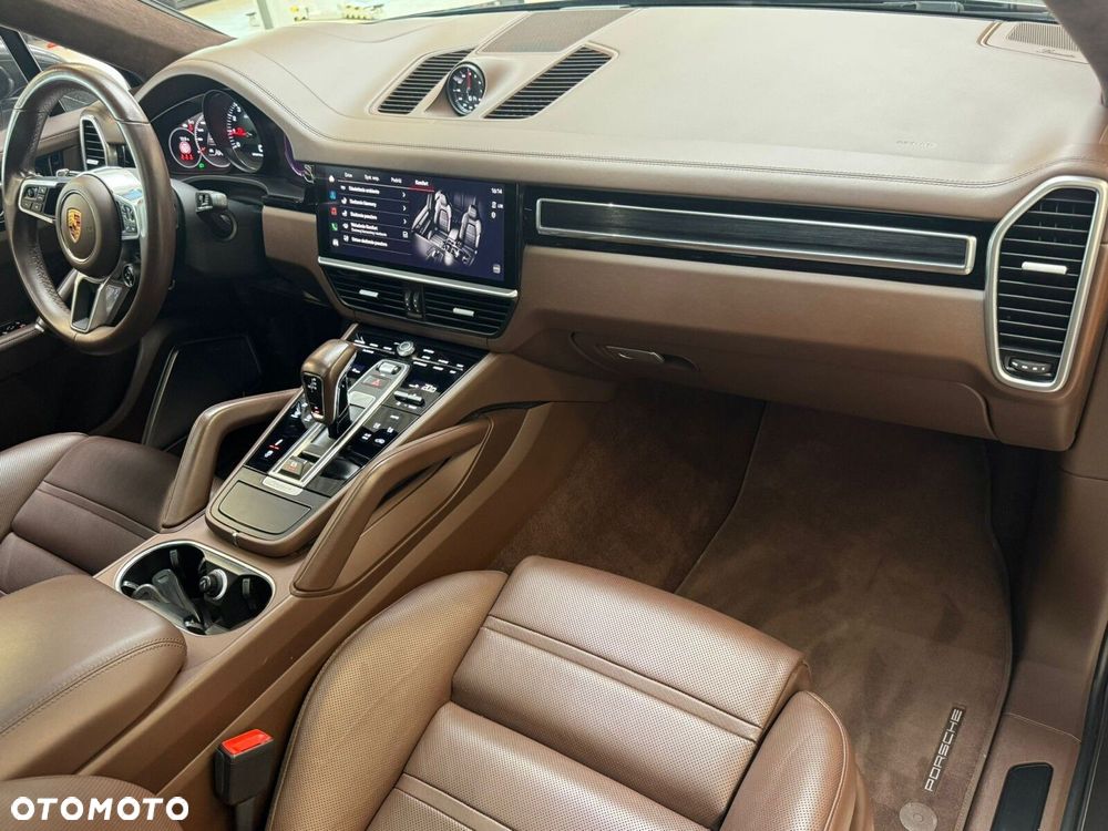 Porsche Cayenne - 32