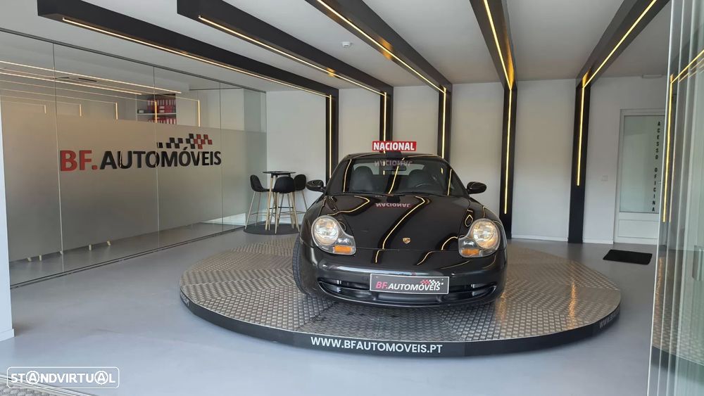 Porsche 911 (996) Carrera - 12