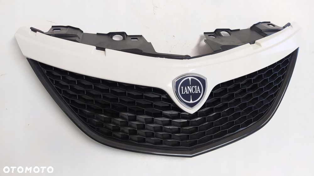 GRILL ATRAPA LANCIA YPSILON 735618647 - 1