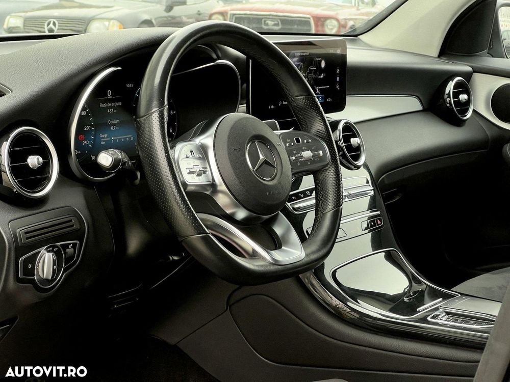 Mercedes-Benz GLC - 12