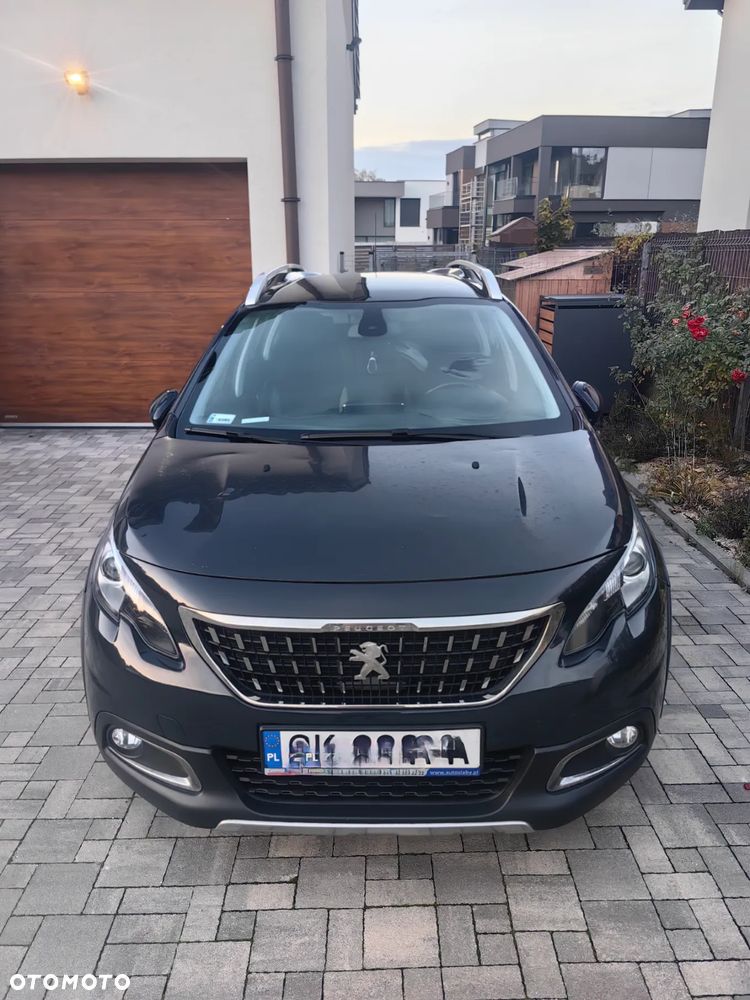 Peugeot 2008 1.2 Pure Tech Allure S&S - 6