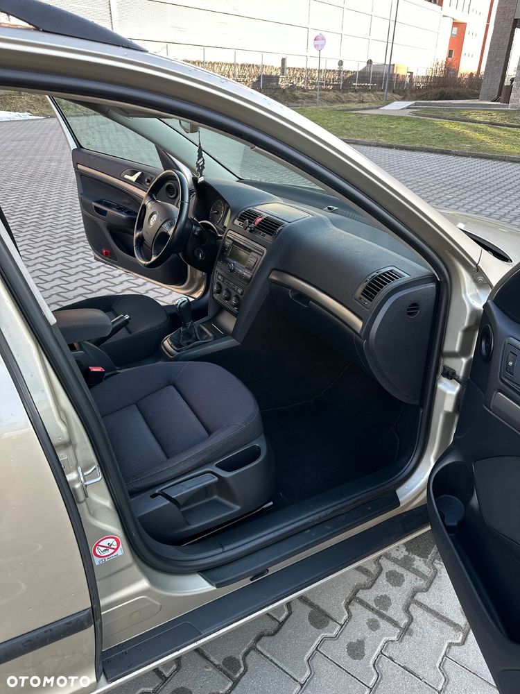 Skoda Octavia 1.6 FSI Elegance - 7