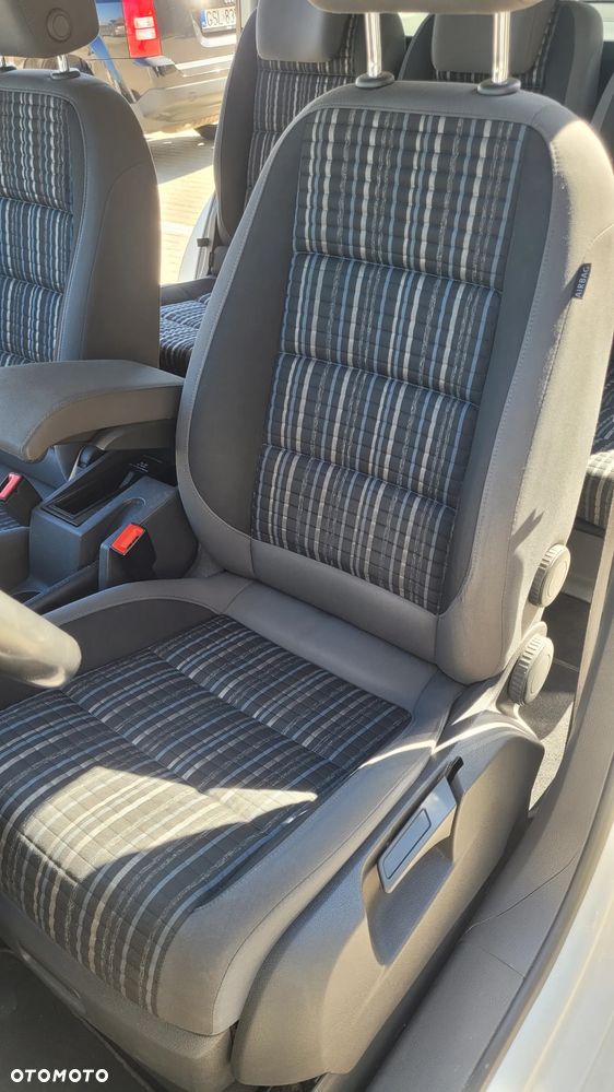 Volkswagen Touran 2.0 TDI DPF Cross DSG - 13