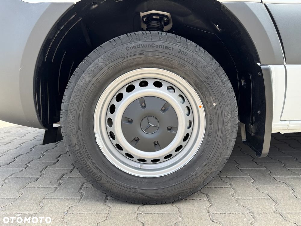 Mercedes-Benz Sprinter - 10
