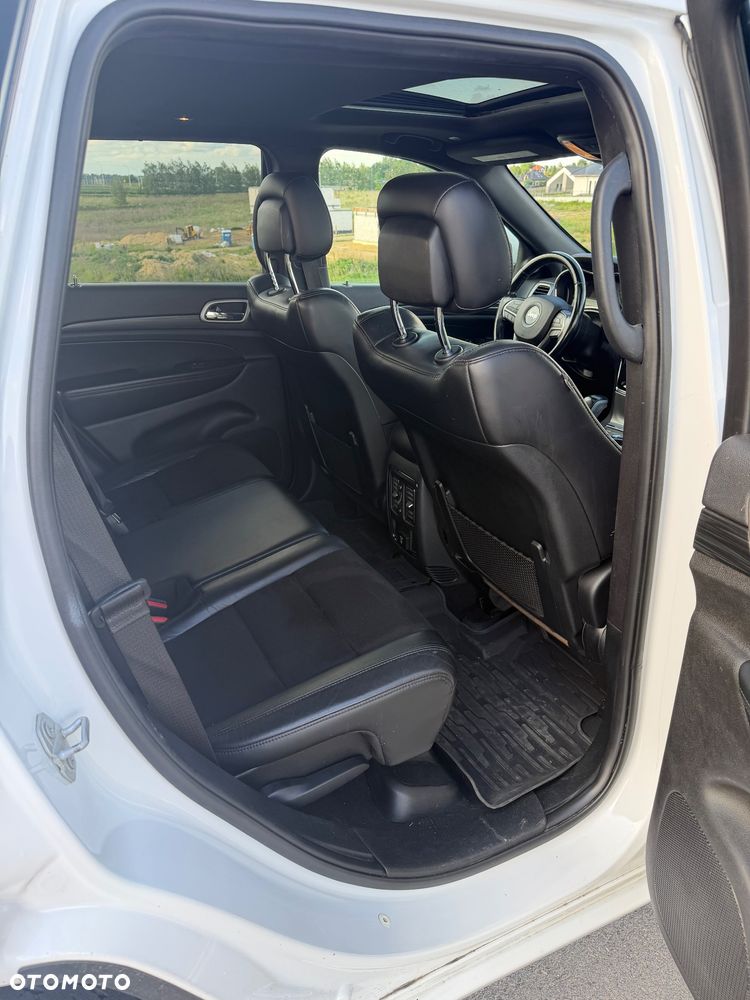 Jeep Grand Cherokee - 22