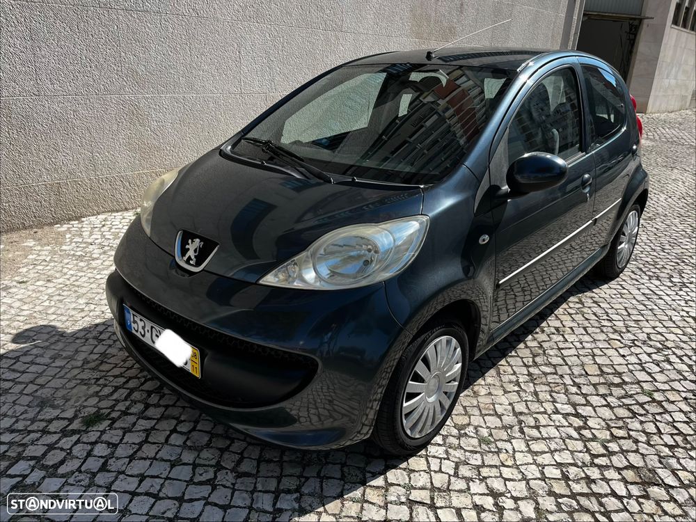 Peugeot 107 1.0 Trendy 2 Tronic - 1
