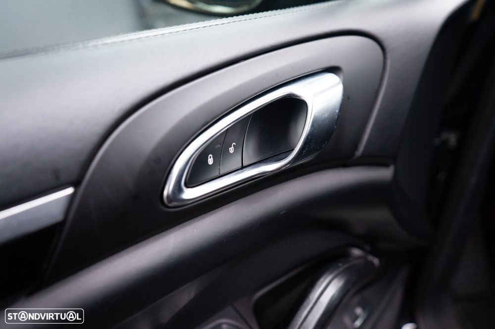 Porsche Cayenne S E-Hybrid Platinum Edition - 22