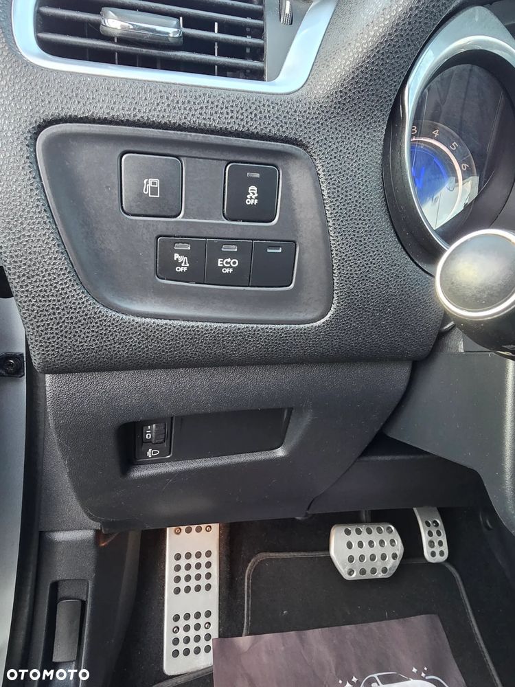 Citroën DS4 e-HDi 115 ETG6 SoChic - 38